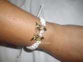 PULSEIRA EM MACRAMÊ BRANCA BORBOLETA